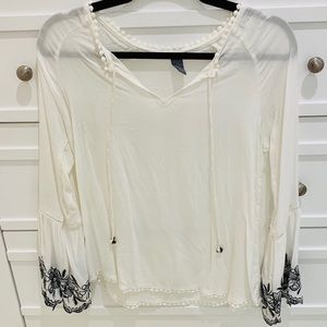 Bell sleeve top